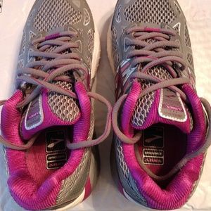 Brooks Grey and Pink Tennis Shoes